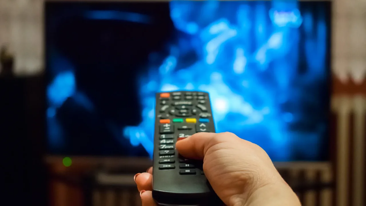 Ecco il trucco lampo per pulire il telecomando con un solo ingrediente che hai già in casa Immagine selezionata